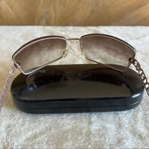 FENDI
FS 469 665 rimless sunglasses Fendi | Accessories | Fendifs 469 665 Rimless Sunglasses  main image 2